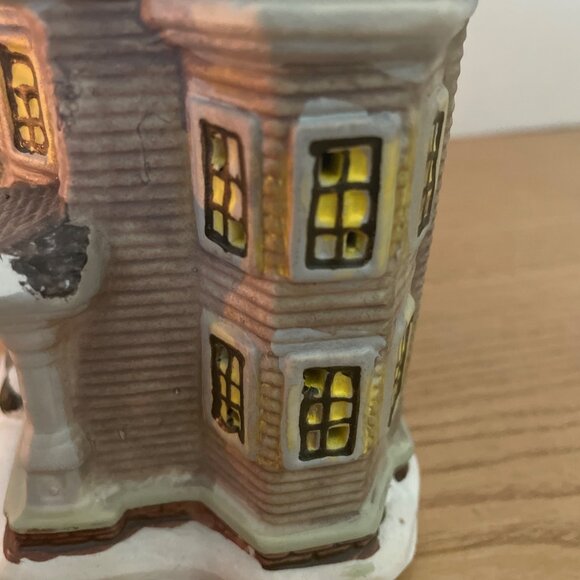 Vtg Home for the Holidays 2 Story House Light-Up Ceramic Christmas Village Shop - Picture 7 of 9